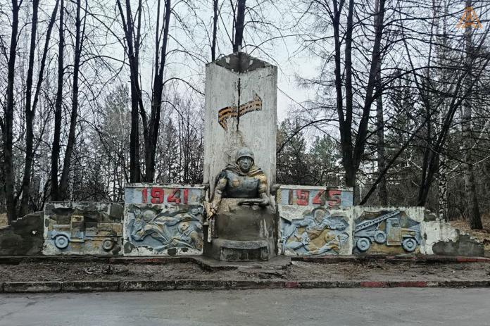 Памятник до реставрации